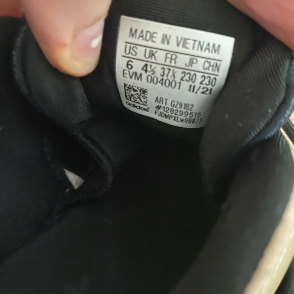 Adidas GZ9182. Sneakers Shoe Ozelia W Women’s Size 6 Athletic Running Peach Pink - Picture 9 of 10